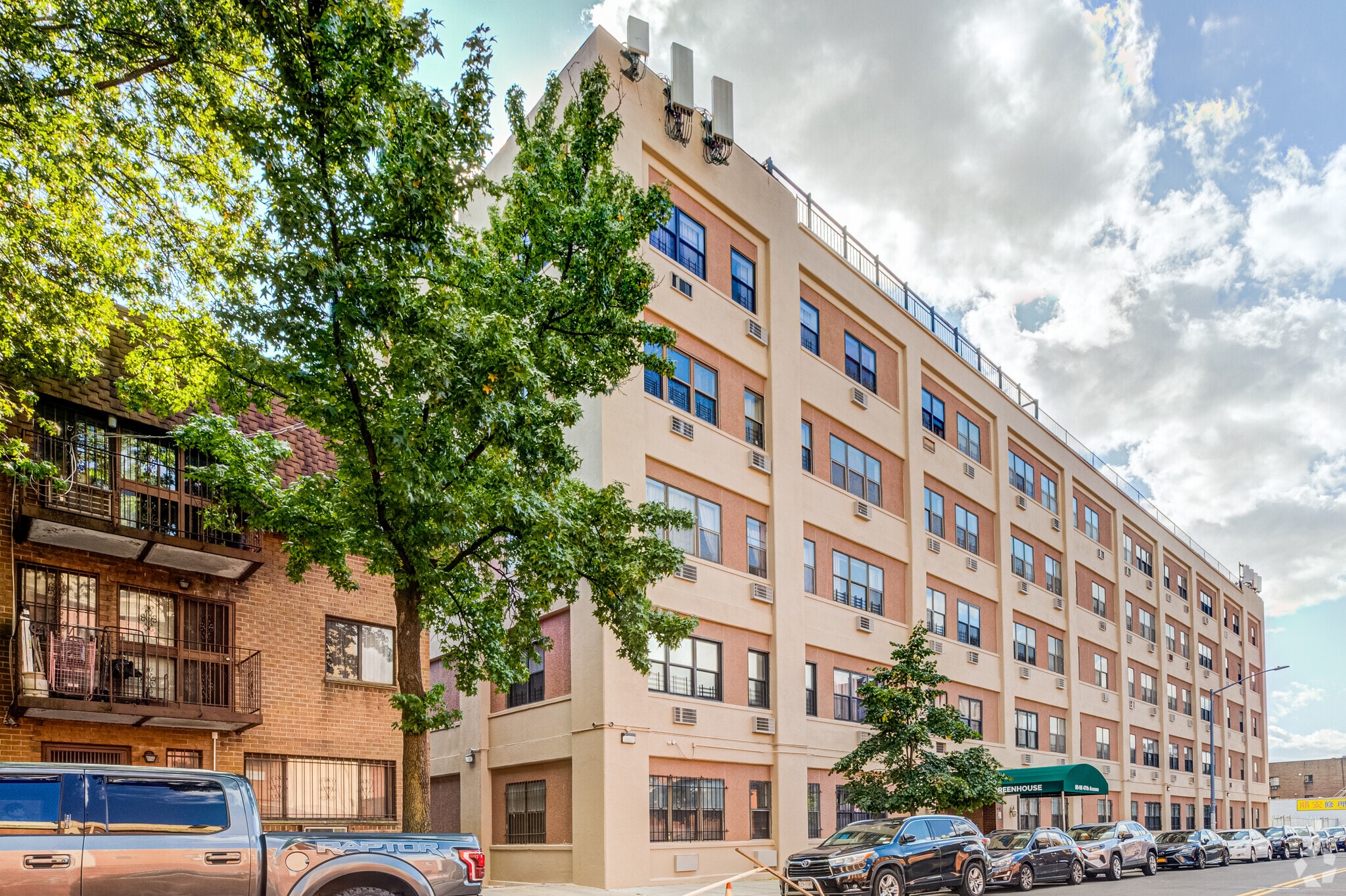 Green House Condominium