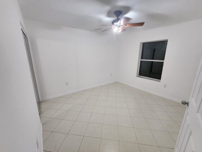 Foto del edificio - 7273 NW 80th Ct