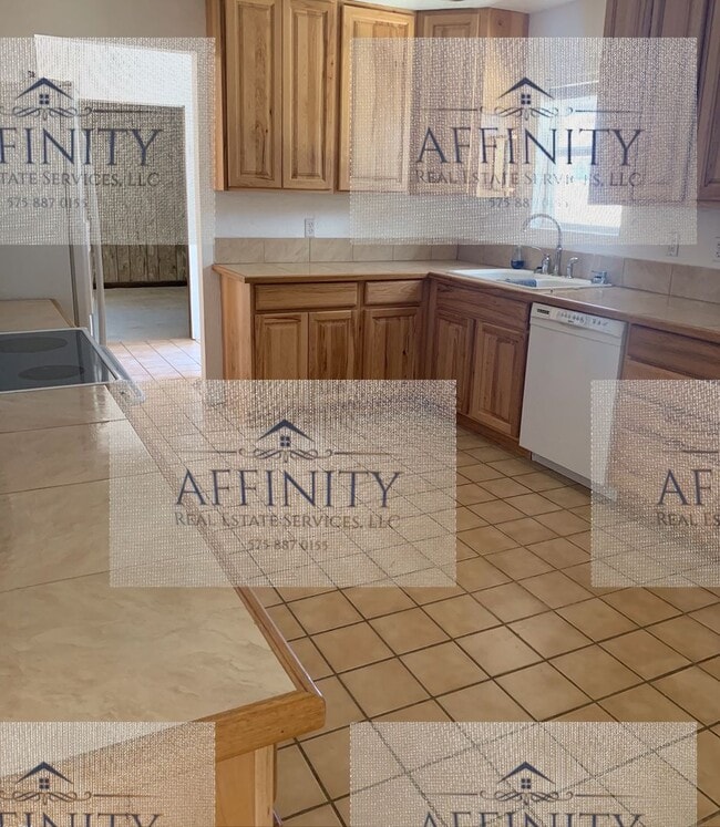 Building Photo - 3 bedroom home