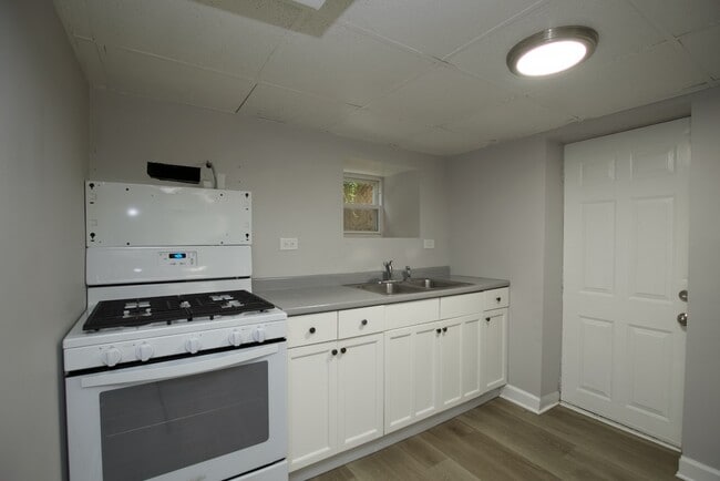Foto del edificio - 3521 W Grace St