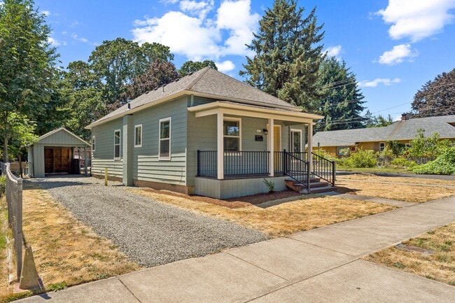 Building Photo - 2402 16th Ave