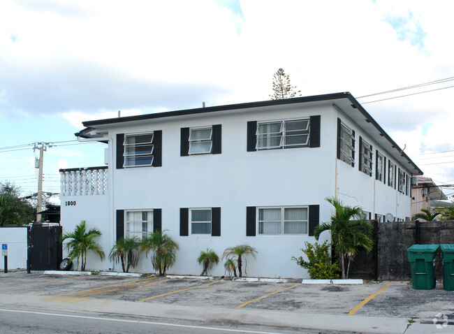 Building Photo - The Grand Flamingo