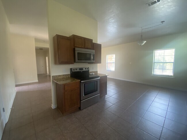 Foto del edificio - 194 Small Oaks Rd