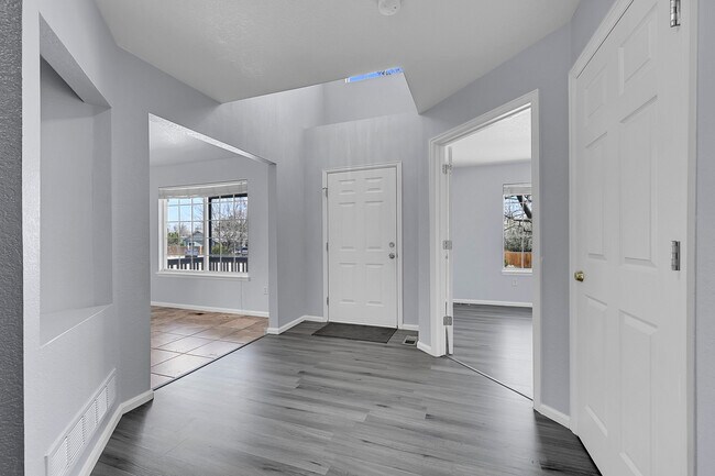 Foto del edificio - 6431 N Raleigh St
