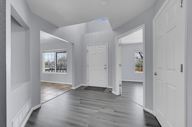 Building Photo - 6431 Raleigh Ct