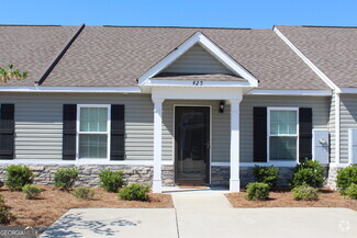 Building Photo - 425 Andover Dr