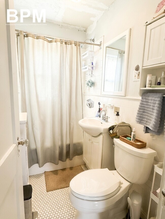 Photo - 949 Adams St House