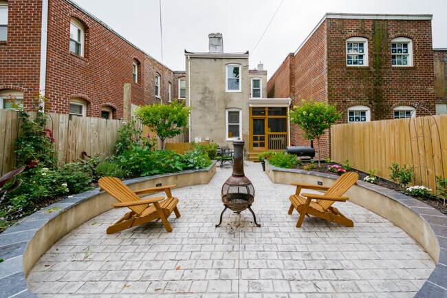 Building Photo - Historic Jackson Ward Row House