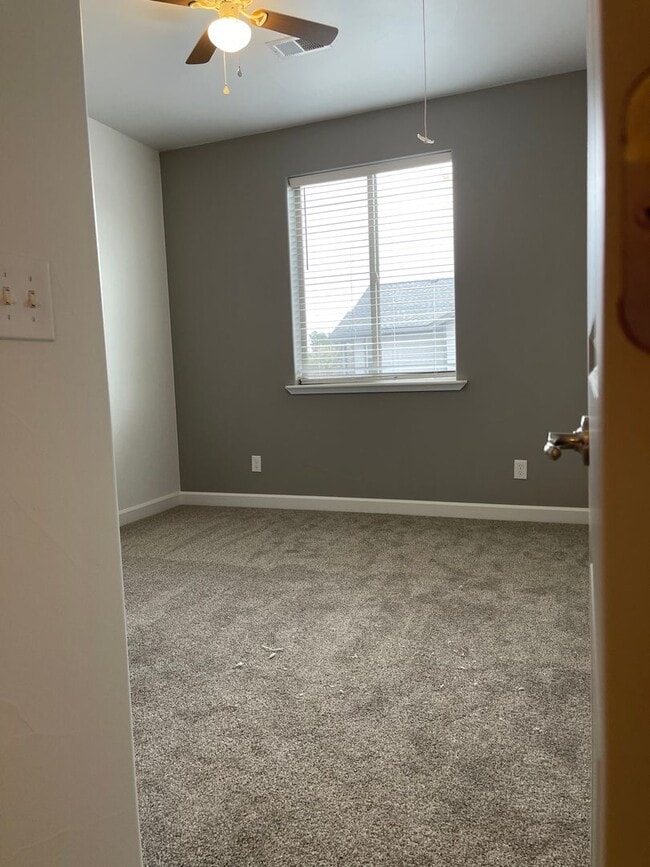 Building Photo - 1703 Ross Ave