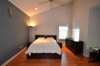 Building Photo - 5427 Kansas St