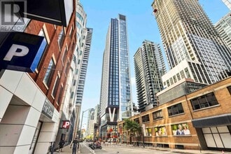 Building Photo - 357 King St W