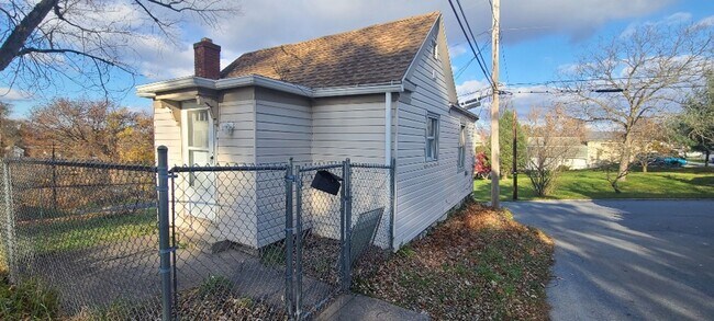 Foto del edificio - 1 Bedroom 1 Bath Single Family Home in Obe...