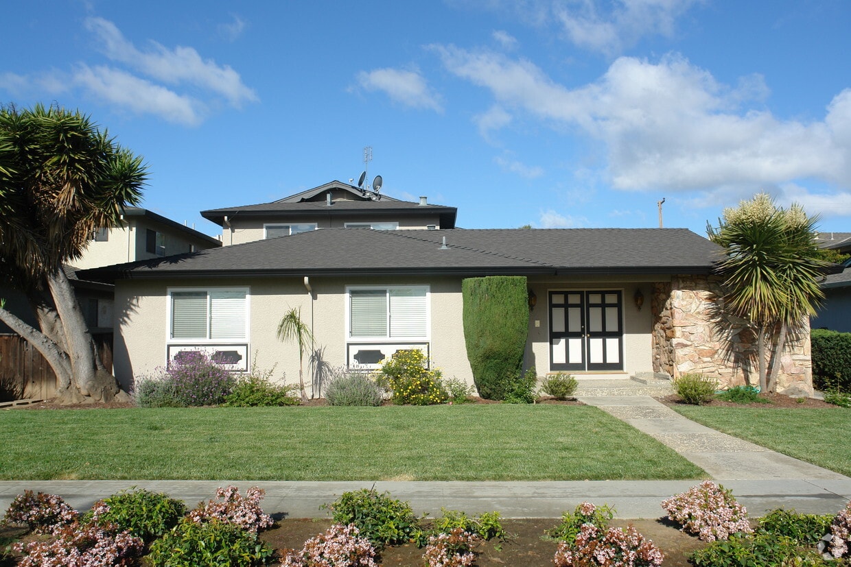 Building Photo - 1337 Castlemont Ave