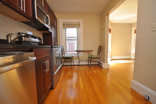 Foto del edificio - 218 Newbury St