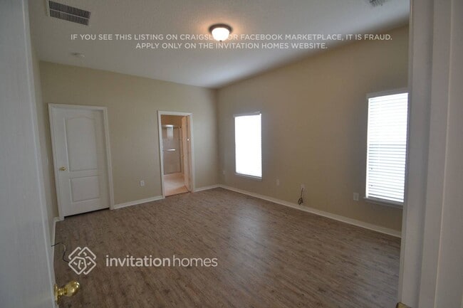 Foto del edificio - 3904 Emerald Tree Ln