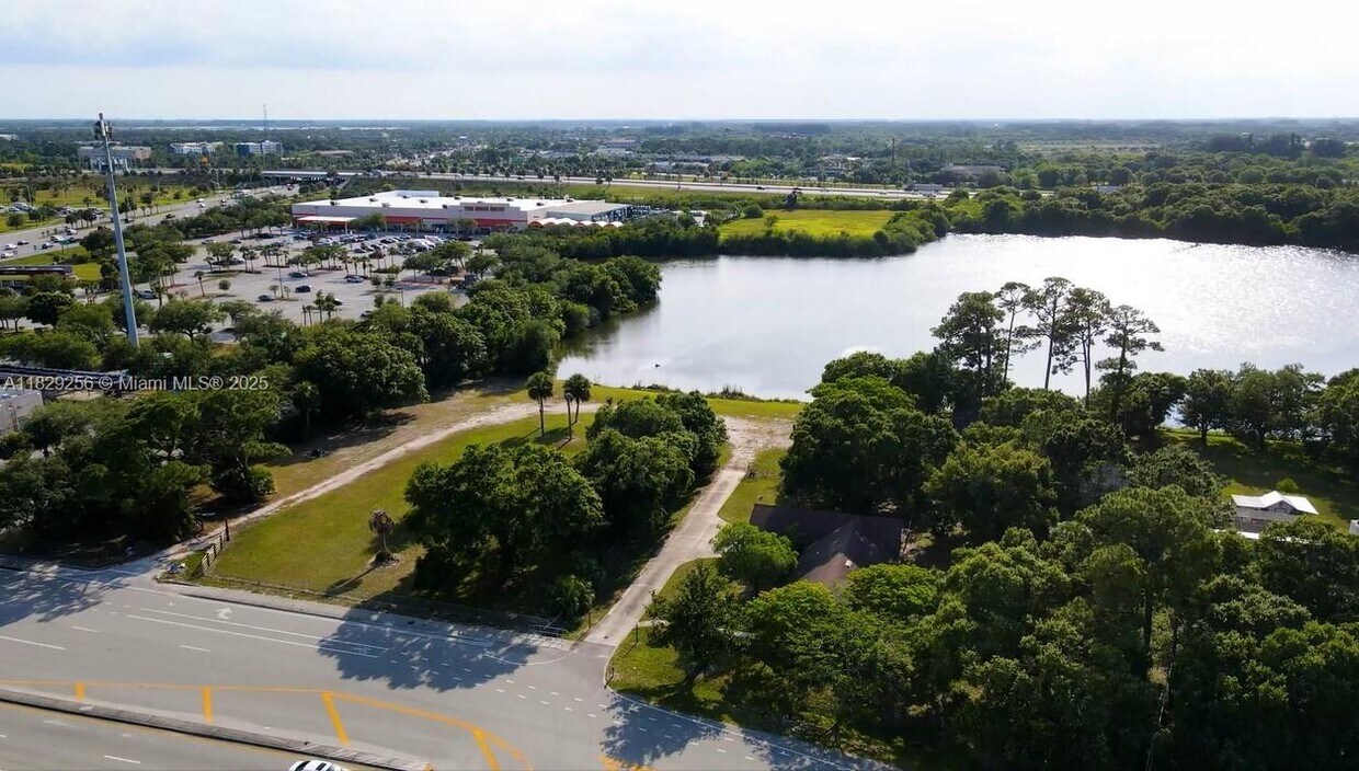 Foto principal - 2511 S Jenkins Rd