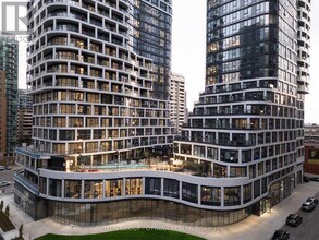 Building Photo - 400 Albert St