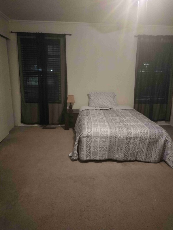 Foto del edificio - 448 Shorewood Dr NW