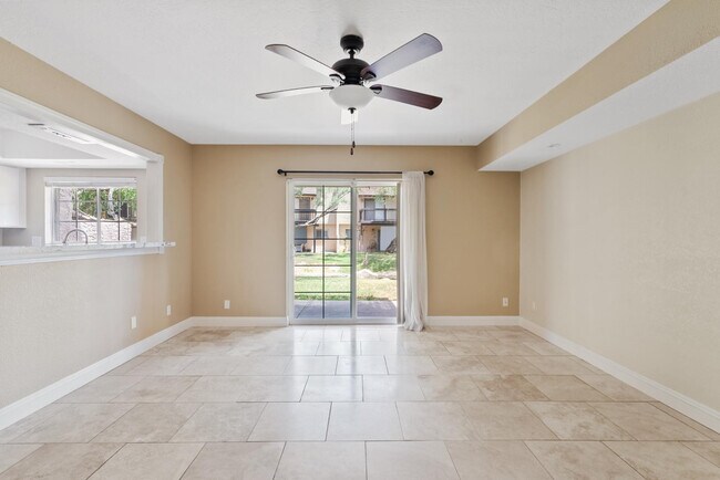 Foto del edificio - 2232 W Lindner Ave