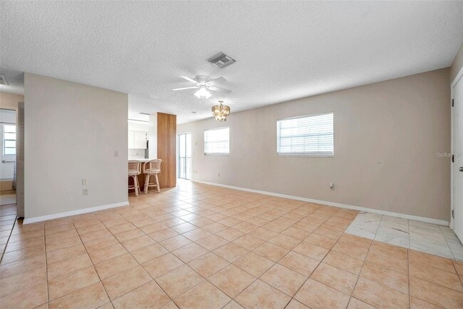 Building Photo - 6632 Hickorywood Ln