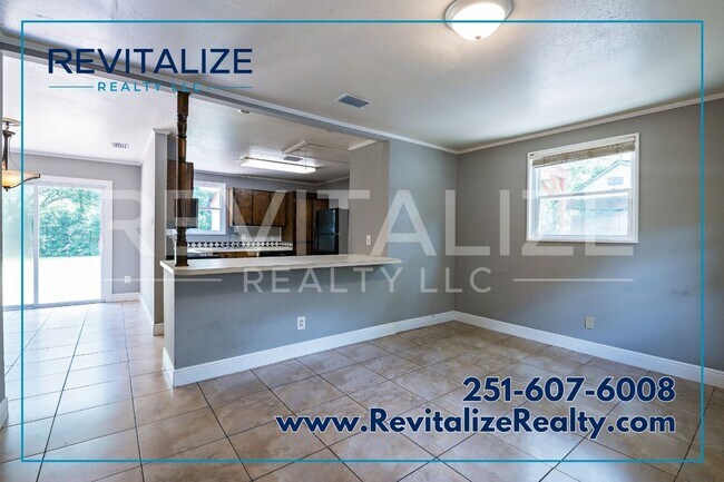 Building Photo - **Coming Soon!!** 3 Bedroom 1 Bathroom Hou...