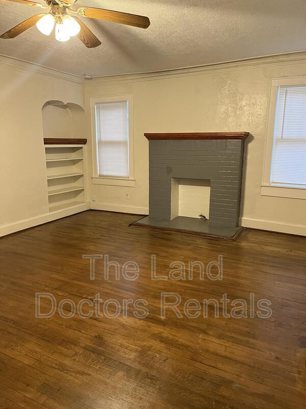 Foto del edificio - 1119 S High School St