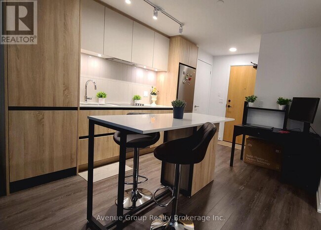 Photo du bâtiment - 7950 Bathurst St