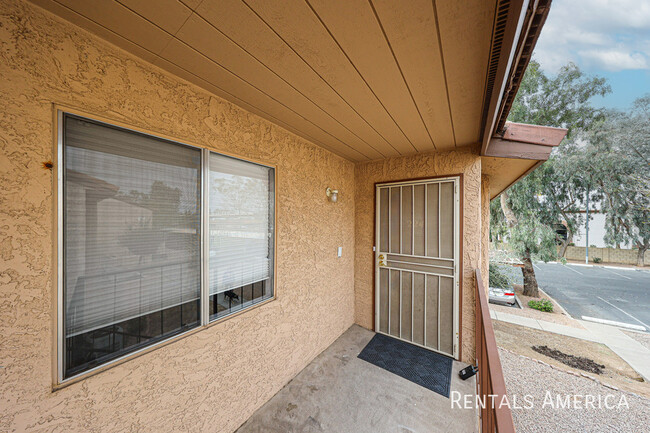 Foto del edificio - Updated Condo Available in Dobson Ranch!