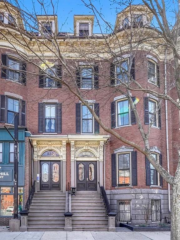 Building Photo - 654 Tremont St