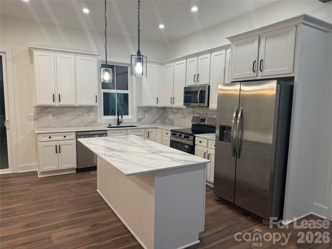 Foto del edificio - 24563 Ramsey Rd