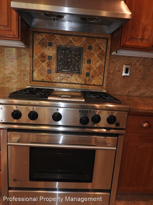 Foto del edificio - 5 br, 4.5 bath House - 300 Harvest Sky Ct.