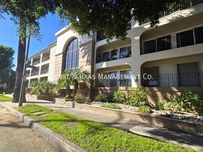 Building Photo - 4045 E 3rd St