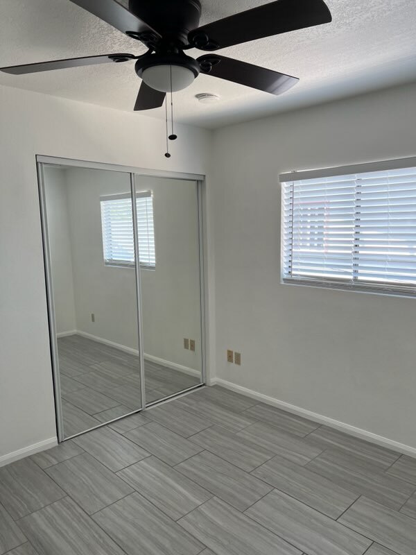 Foto del edificio - 1436 E 8th St