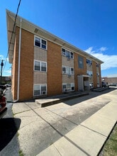 Building Photo - 4747 N Ronald St
