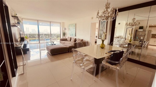Foto del edificio - 3675 N Country Club Dr