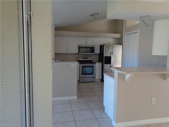 Foto del edificio - 2716 SW 12th Pl