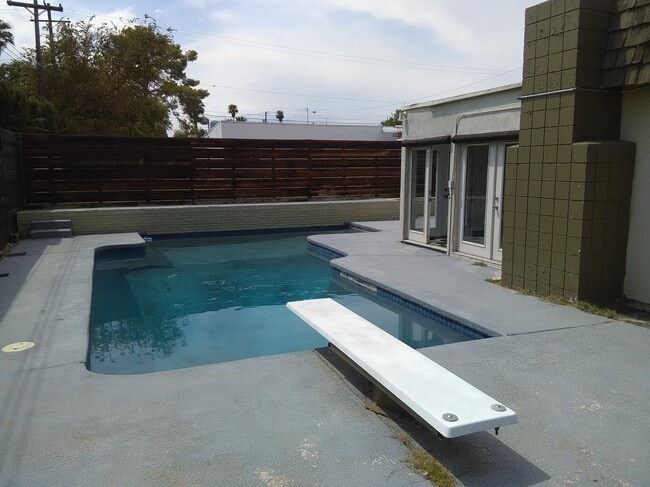 Building Photo - 1937 Caballero Way
