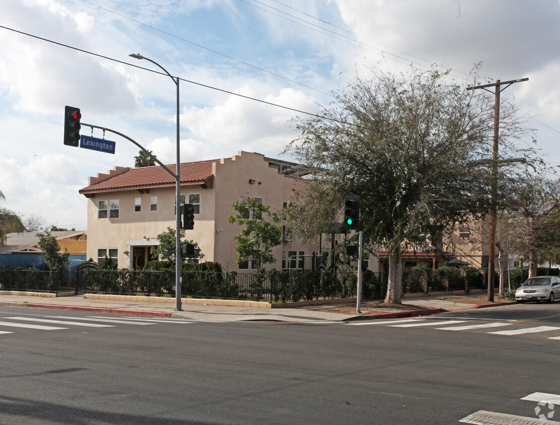 Foto principal - 1181-1185 N Virgil Ave