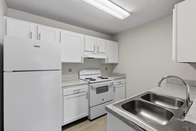 Building Photo - Warner Park Commons