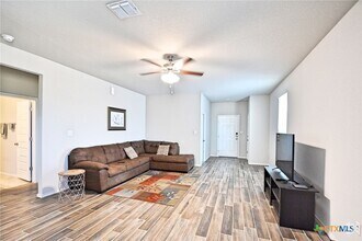 Building Photo - 247 Kinsley Wy