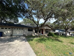Building Photo - 826 Timber Dr