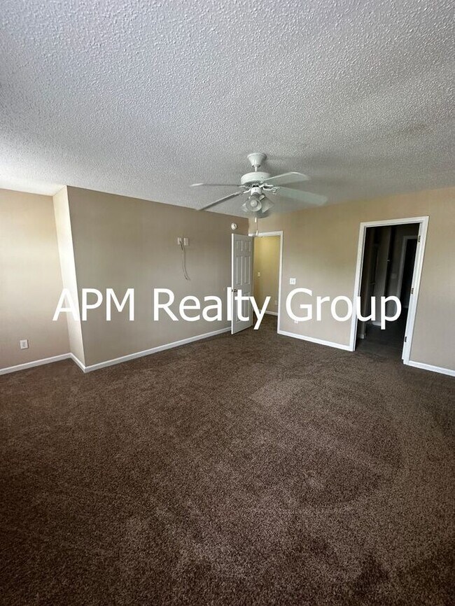 Foto del edificio - Spacious & Inviting Home Perfect for Comfortable Everyday Living