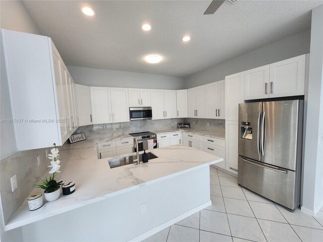 Building Photo - 15840 NW 16th Ct