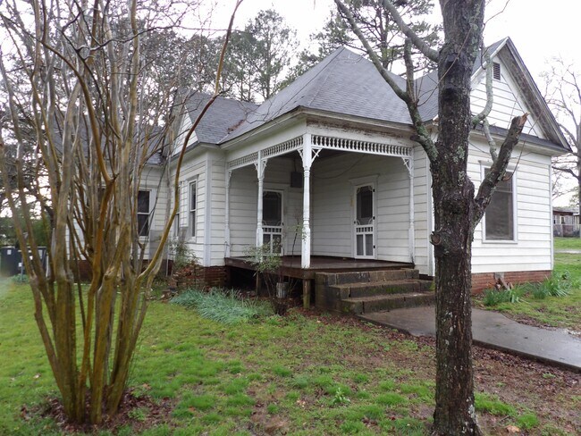 Building Photo - 505 Ave 2 NE