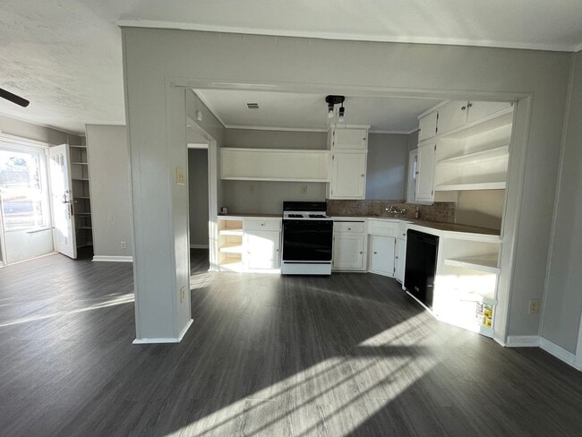 Building Photo - 2 br, 1 bath House - 3421 Ethel Ave.
