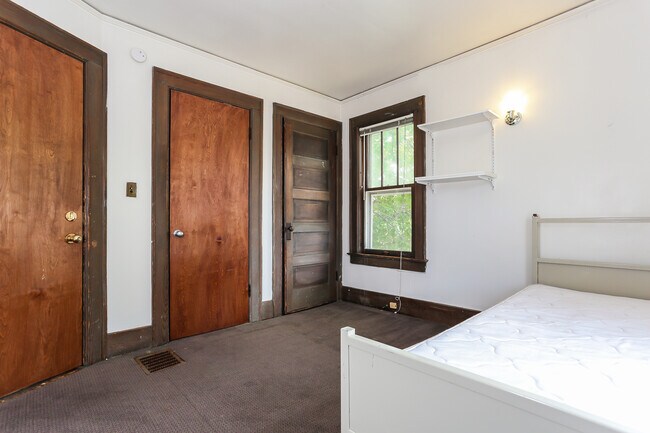 Foto del edificio - 1315 Washtenaw Ave