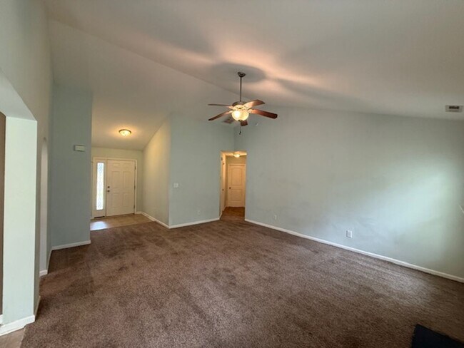 Building Photo - 3 Bedroom 2 Bath in Richlands