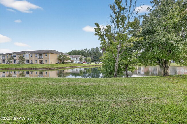 Building Photo - 209 Larkin Pl