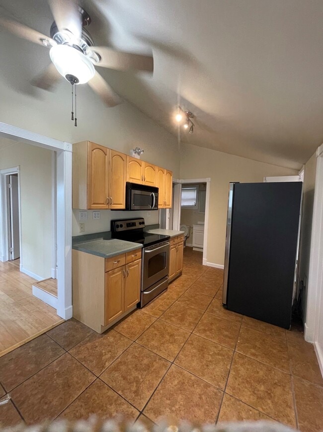 Kitchen/Bathroom - 844 Olivia St