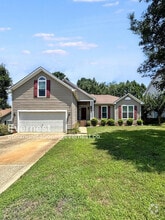 Building Photo - 160 Foxtail Dr